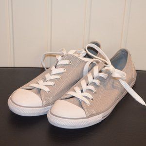 Women's grey converse